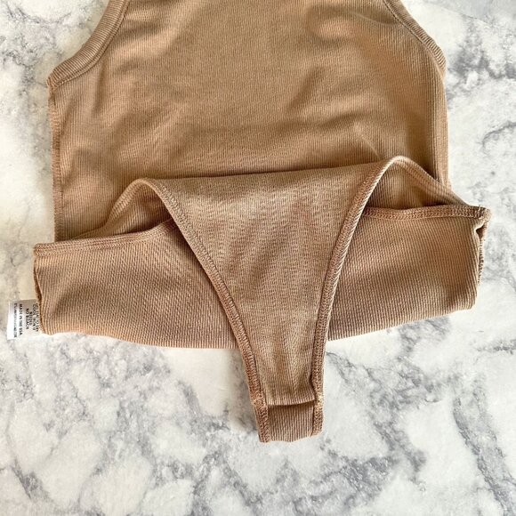 Stillwater 90s Bodysuit in Mushroom - Picture 4 of 11